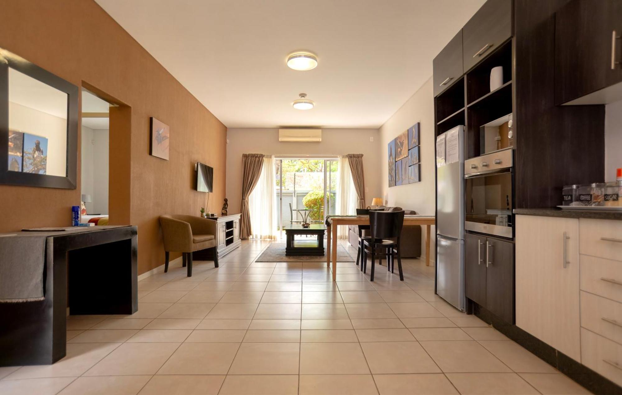 Apartments @ 125 กาโบโรเน ภายนอก รูปภาพ