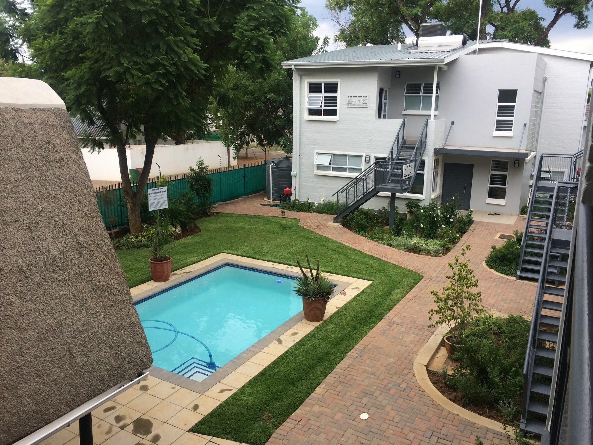 Apartments @ 125 กาโบโรเน ภายนอก รูปภาพ